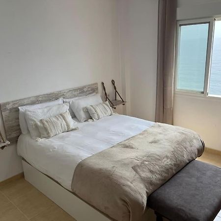 Apartamento A Pie De Playa Con Vistas Al Mar. Sorvilan Bagian luar foto