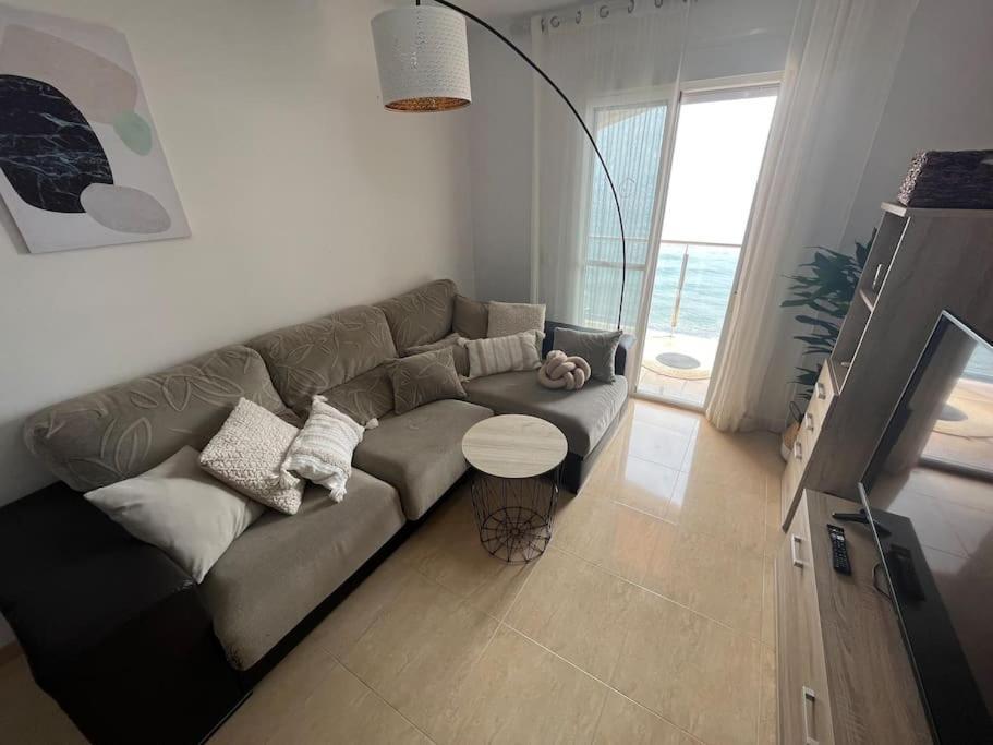 Apartamento A Pie De Playa Con Vistas Al Mar. Sorvilan Bagian luar foto