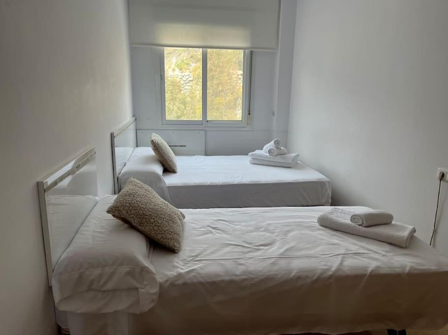 Apartamento A Pie De Playa Con Vistas Al Mar. Sorvilan Bagian luar foto
