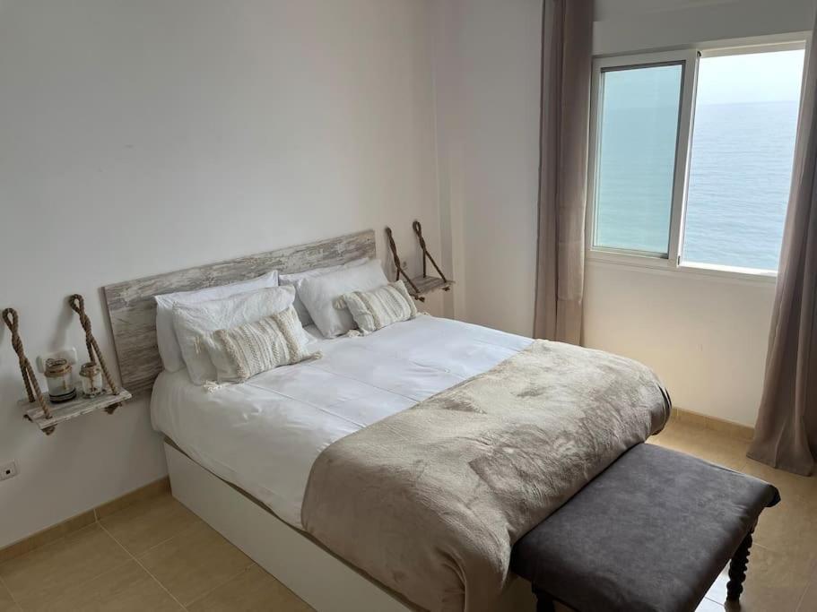 Apartamento A Pie De Playa Con Vistas Al Mar. Sorvilan Bagian luar foto